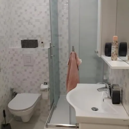 Apartman Oaza شقة